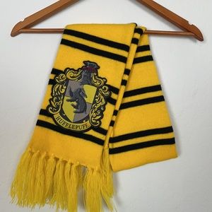 Harry Potter Hufflepuff Crest Yellow Black Scarf
